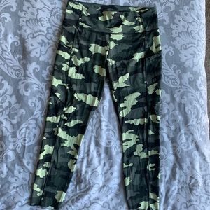 lululemon Cropped Camo leggings